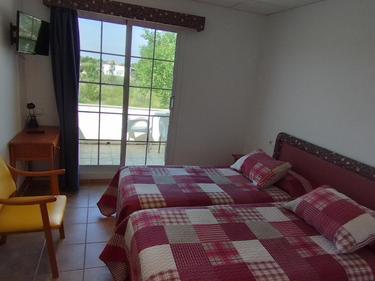 Hostal Restaurant Paca Риумар Екстериор снимка