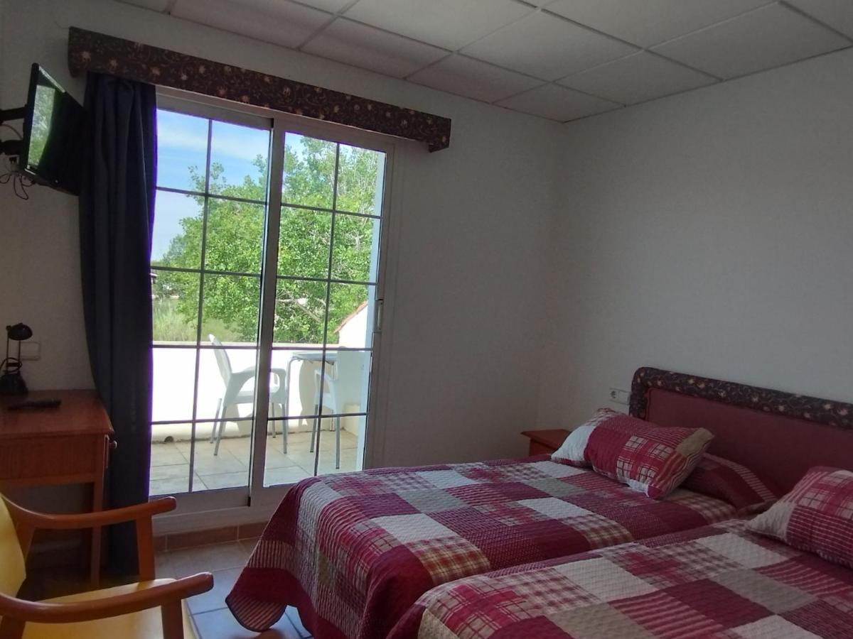Hostal Restaurant Paca Риумар Екстериор снимка