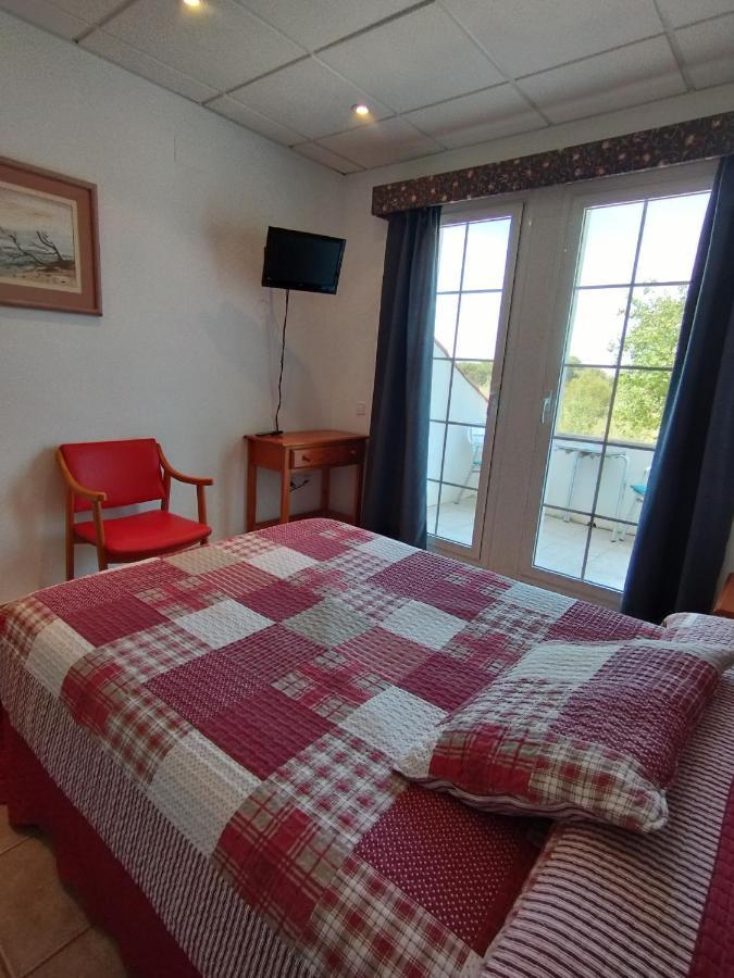 Hostal Restaurant Paca Риумар Екстериор снимка