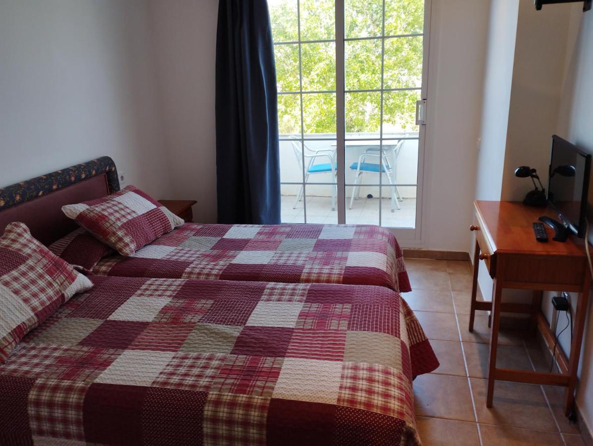 Hostal Restaurant Paca Риумар Екстериор снимка