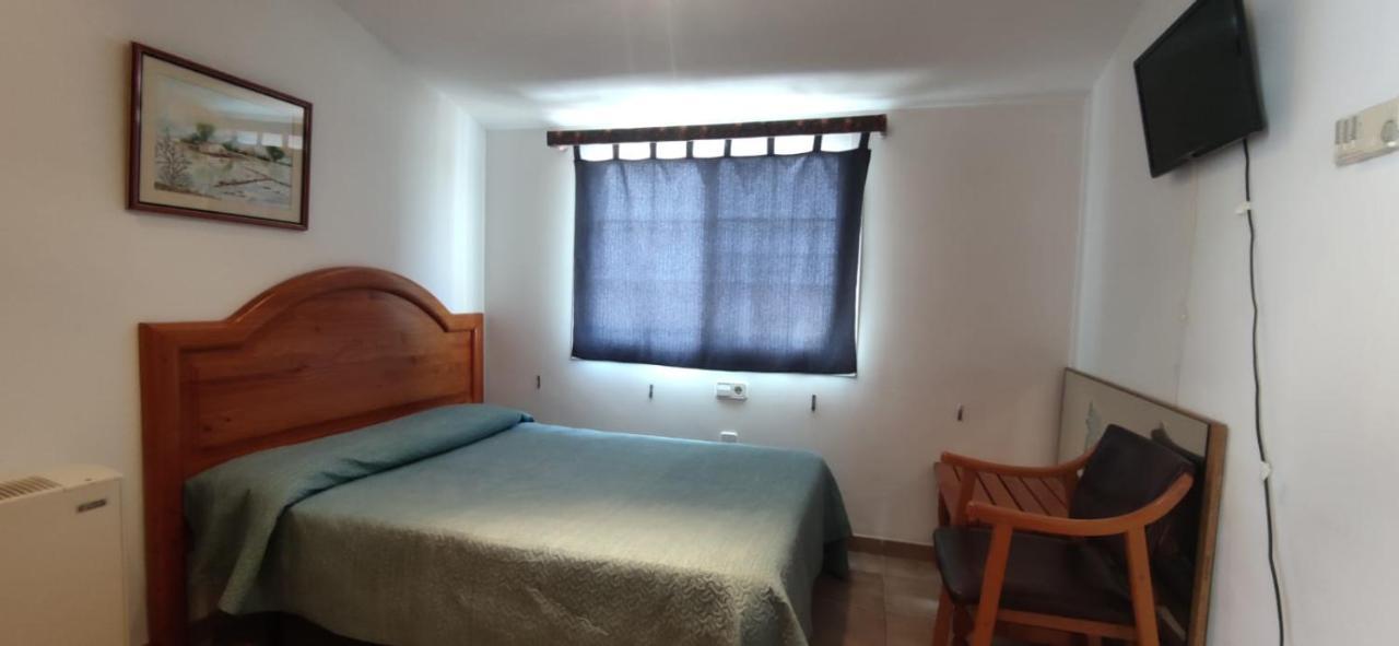 Hostal Restaurant Paca Риумар Екстериор снимка